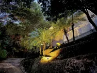 Beautiful Villa Lucia, Gated Tropical Retreat, Private Deck with Pool, Ojochal - 3-Star