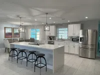 Sunshine Serenity: Island Bliss3bd/2ba Home Close to Cruise Port and Beaches