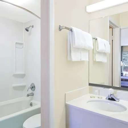 Ashland Studio Inn Richmond North Near Kings Dominion -Listing Partner