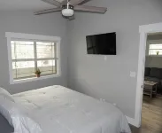 Downtown Charmer - Spacious 1 Bed 1 Bath  - Adventure Basecamp - WiFi