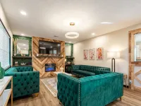 Stylish and funky, minutes away from everything NWA has to offer! Hotels in Springdale