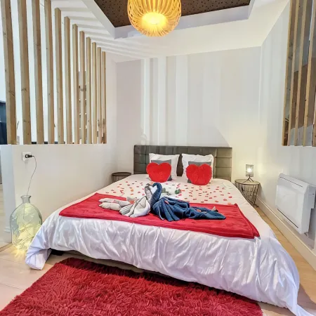 Romantic loft with private Jacuzzi