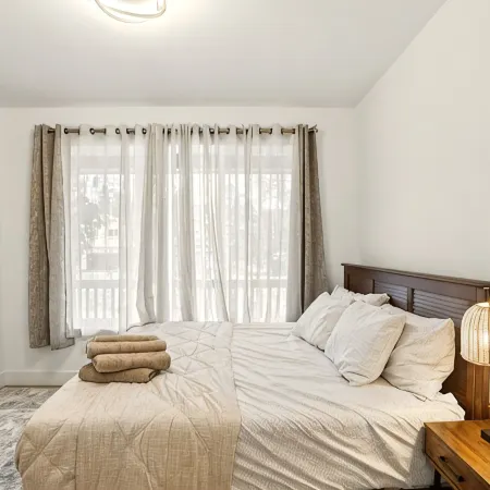 Le17:  4-Bedroom 3Full Bathroom House in Gorgeous Anchorage Neighborhood