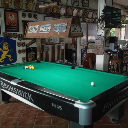 Harleys Pub and Hotel