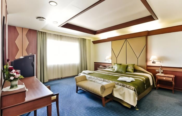Charoen Hotel