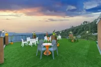 The Charvi Retreat by Exotic Stays - parking