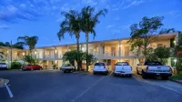 Swan Hill Resort - parking