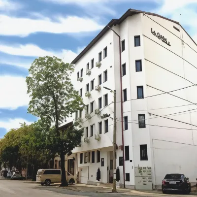 Avenue Parliament Old Town - Avenue Hotels Hotels near Sector 5