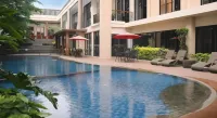 Emersia Hotel & Resort Batusangkar - Kolam Renang