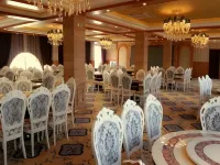 Star World Hotel - parking