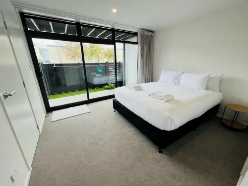 Hutt Central Brand new 3BR | 2Bath+ Balcony+Garage+ 15 minutes to Wellington CBD - parking