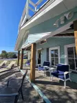 Charming Oceanview Bungalow - Prime Location - Steps to Beach - 3 tähden