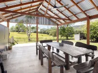 Unique rural cabin, 5 minutes from beach Hotels in South West Rocks