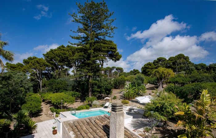 Antica Fortezza Villa Fontana - large garden, private pool and maximum privacy