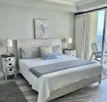 Amazing views!! Beautiful 8th floor unit - Jacuzzi
