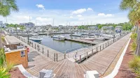 Beautiful Southport, Golf Frontage & Oak Island Beach club .New Quartz counters - 3-Star