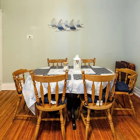 Nautical 3BR Sleeps 8 @ Tweed Airport W/ Fire Pit + Smart TVs Near Beach & Yale
