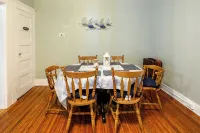 Nautical 3BR Sleeps 8 @ Tweed Airport W/ Fire Pit + Smart TVs Near Beach & Yale - 3-Star