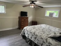 Rustic ski chalet in the heart of North Conway off West Side Road - 2-Star
