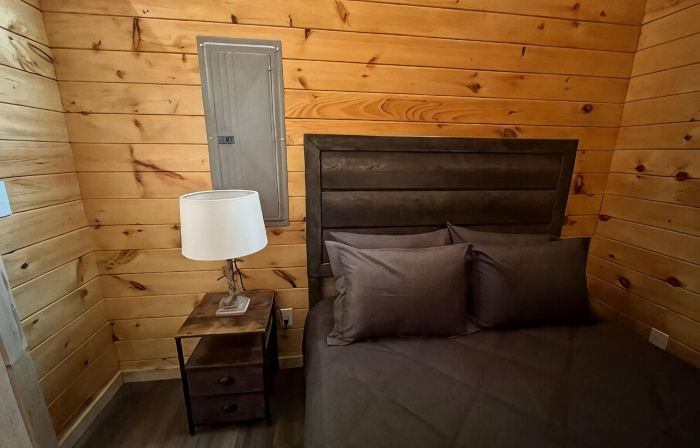 Overlook Oasis! RRG, A-frame Cabin, NEW HOT TUB, Grill! Pet friendly