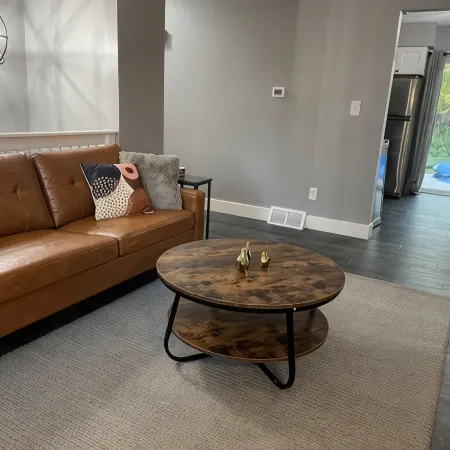 Lovely 3 Bedroom, Close to Everything!!