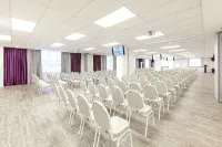 Amaks Premier Hotel - Pet friendly
