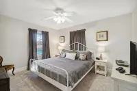 Gourmet Kitchen, King-sized Bed, Charming Ottawa Hills Colonial