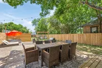 The Craftsman on Clay-4 Blocks to Silos-Backyard Retreat-Hot Tub and Cowboy Pool - 4-نجوم
