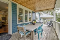 Ocean-View Seabrook Home - Private Hot Tub + Double Patio, Master on Main - 4 stjerner