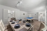 Stylish Villa-Near Stadiums, Large Pool,Pool Table - Wifi