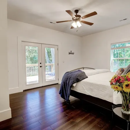 Lakefront Treehouse w/ Dock · 2 King Suites · Sleeps 12