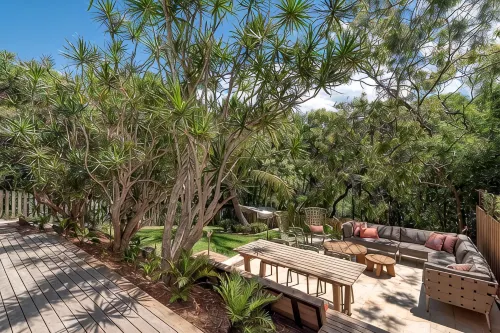 "Summer Salt Sunshine + Pets & HEATED POOL 150m to the beach! - Wifi