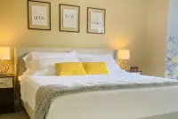 3 Bedroom Stylish Townhouse in a quite neighbourhood within town - واي فاي