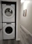 Cozy basement suite near Airport - Bungalows