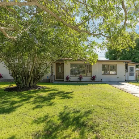 3 Bdrms 2 Bath Home Close to the Melbourne Airport!