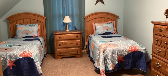 lake front, dock, hot tub, Clemson, 7 bedrooms, 7 baths, kayaks, waterfalls , Hotels in Oconee County