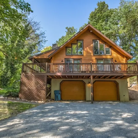The Columbia Lodge - Family getaway close to home