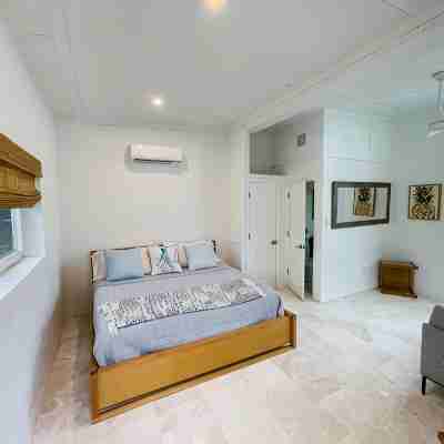 Pineapple Hideaway | Oleander Gardens Rooms