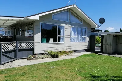 Well equipped, thoughtfully prepared and walking distance to town. Hotels in 