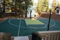 DOWNTIME: 4BR/3BA Lake Retreat w/ Sports Court, Near Snow and Lake Adventures - 2-Star