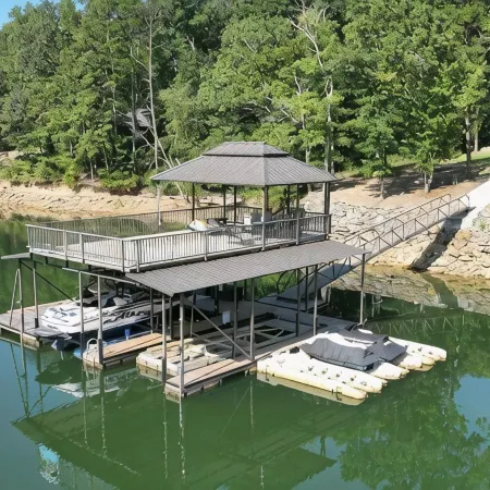 Stunning 4-bedroom house with amazing outdoor space and dock in Double Springs.