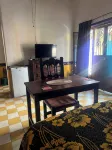 The room it self accessed by a complety private entrance , new matress - Homestays