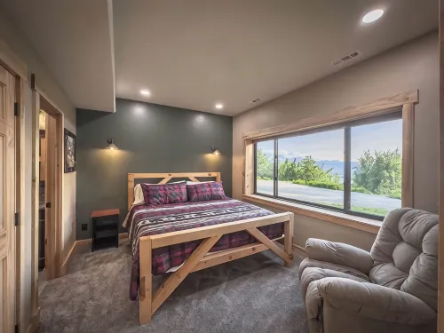 Luxurious Cabin in Alaska w/ Hot Tub & Cedar Sauna - Chalets