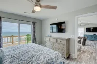 Charm Getaway - Oceanfront family home in a quiet stretch of Surf City ! - Boutique