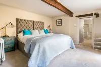 Gorgeous Stone Cottage in an Idyllic Picture Postcard Village. Parking/Garden - Wi-Fi