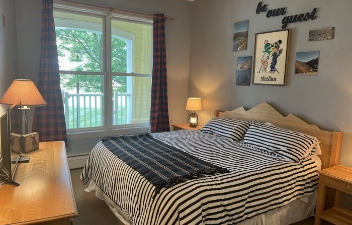 5 minute walk to lifts and Stratton Village! Cozy fireplace with a private patio