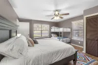 Waterhouse- 4 Bed, 3 bath, SUP, Kayak,  Ping pong, Decks galore - 4-Sterne