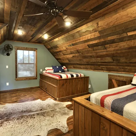 Southern Grace on the Caddo - on the River! with Hot Tub!