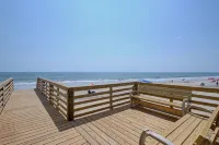 Updated Oceanview Surf City Condo with Pool and Private Beach access - 4 étoiles