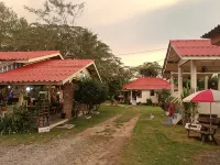 วาสนารีสอร์ท ระนอง โรงแรมในอำเภอ กะเปอร์